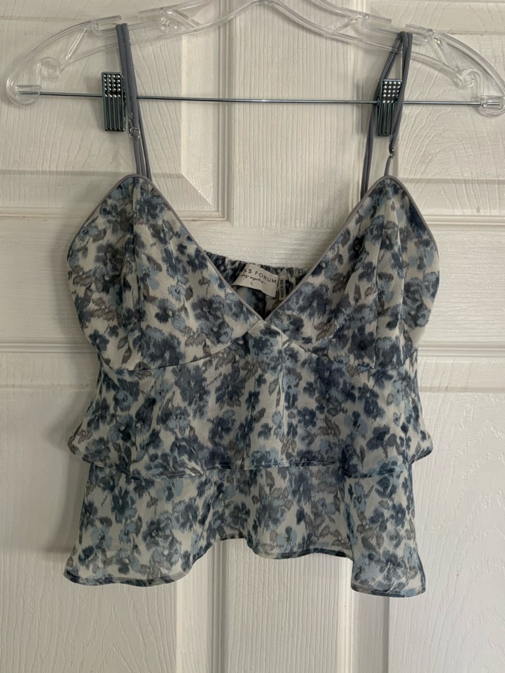 Dress Forum Floral Tiered Spaghetti Strap Crop Top - Blue